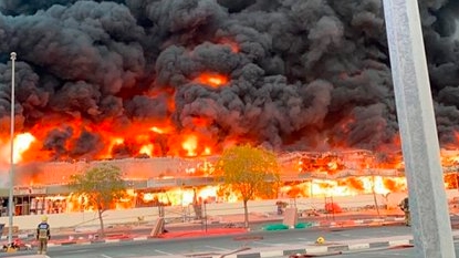 INCENDIO CONSUME MERCADO DE AJMAN, EN EMIRATOS ÁRABES