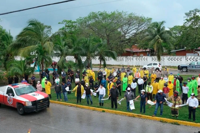 Arrancan trabajos de limpieza en Puerto Morelos tras el paso del huracán “Zeta”