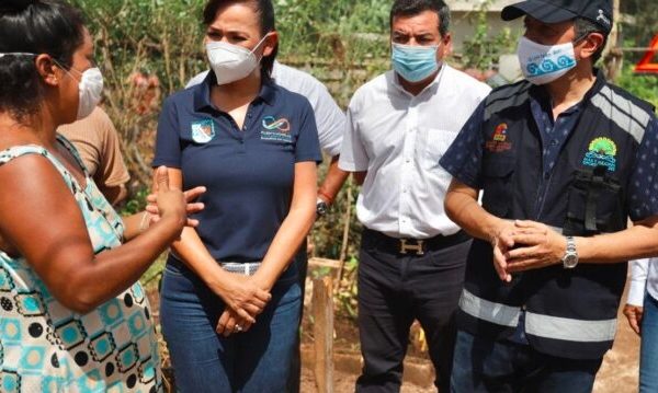 VERIFICA CARLOS JOAQUÍN AFECTACIONES DEL HURACÁN “DELTA” EN LEONA VICARIO, PUERTO MORELOS