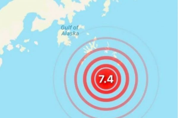 Tras sismo de magnitud 7.4 en Alaska, emiten alerta de tsunami