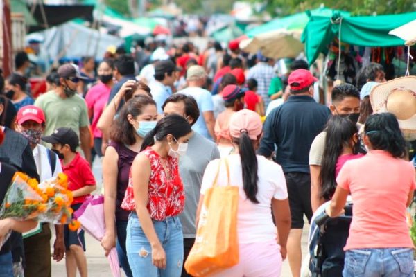 Semáforo COVID: contagios alejan a Cancún y la zona norte del color verde