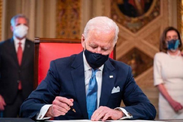 Biden firma decreto para frenar el muro fronterizo