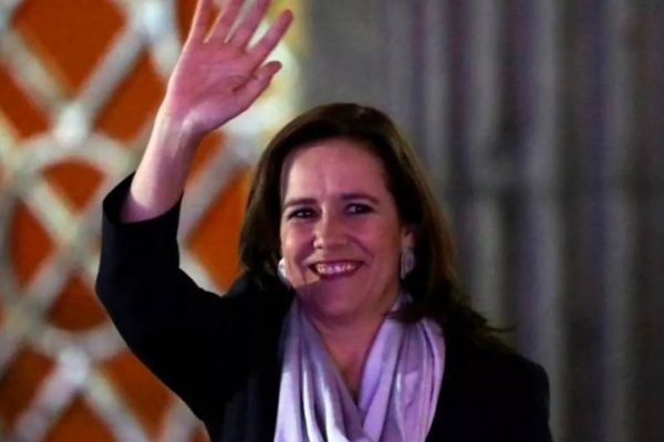 PAN aprueba a Margarita Zavala para candidatura a diputada