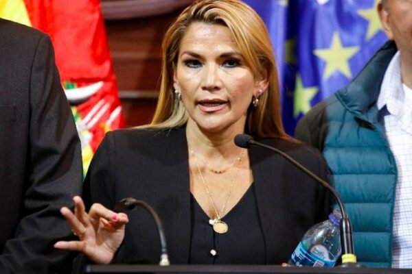 Ordenan arrestar a expresidenta de Bolivia, Jeanine Áñez, por sedición y terrorismo