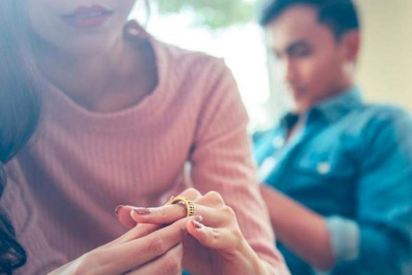 Mujer descubre que su marido era un “psicópata” con otra familia y varios hijos