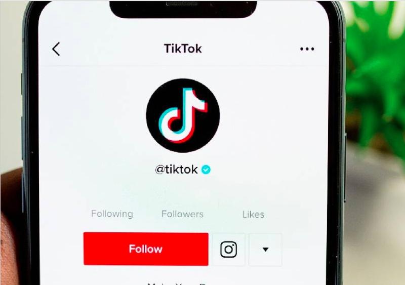 Por reto viral en TikTok niño de 12 años muere asfixiado