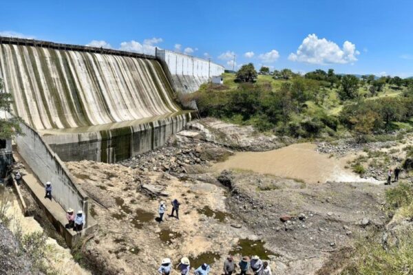 Garantiza CEAGUA óptimo funcionamiento de la presa «El Abrevadero» a productores del oriente