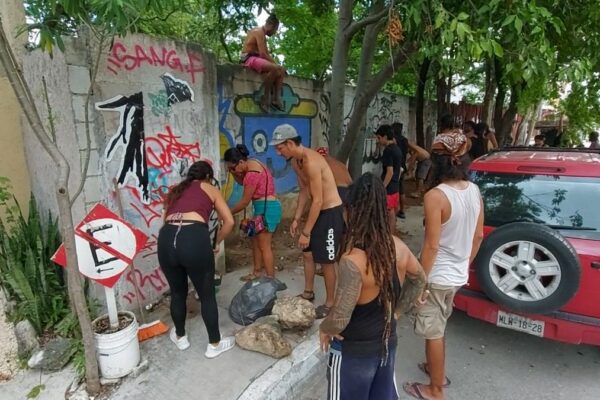 Desalojan a 28 artesanos de calle donde se desató balacera en Tulum, QRoo