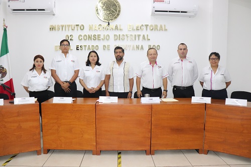 Toman protesta a nuevos integrantes de Junta Distrital en Quintana Roo