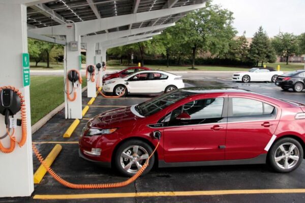 México podría imponer aranceles a Estados Unidos por política fiscal sobre autos eléctricos