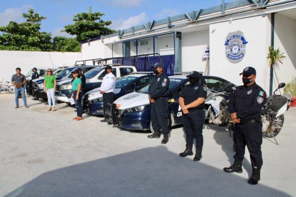 Verifican el parque vehicular de la policía, bomberos y protección civil de Puerto Morelos