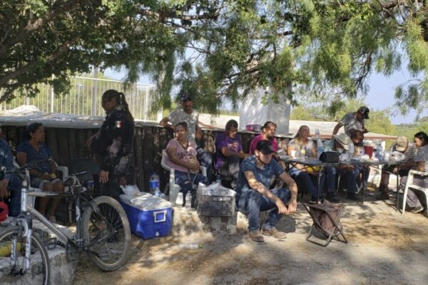 México: Retraso en rescate de mineros desespera a familiares