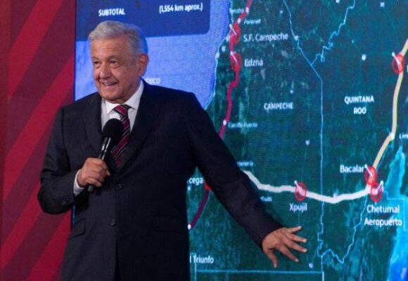 AMLO: “Tren Maya respetará cenotes y ríos subterráneos”