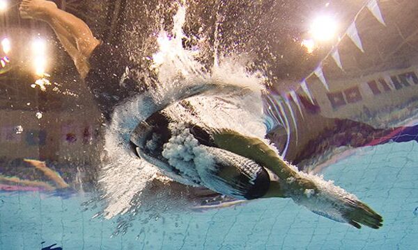 La Federación Internacional de Natación prohíbe a las nadadoras transgénero participar en las pruebas de élite femeninas