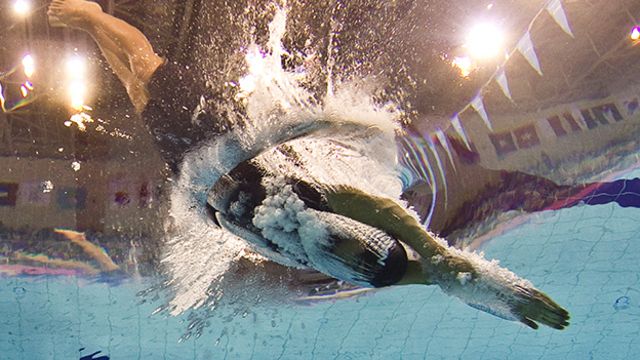 La Federación Internacional de Natación prohíbe a las nadadoras transgénero participar en las pruebas de élite femeninas