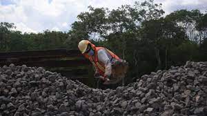 Arriban a México primeras 20 mil toneladas de balasto cubano para construcción de Tren Maya