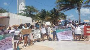 Ambientalistas protestan para proteger el arrecife de Puerto Morelos