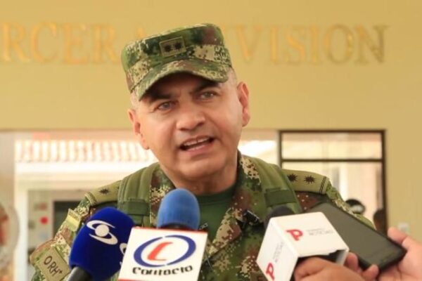 Comandante de Ejército está detrás de montaje en mi contra: general (r) Rojas