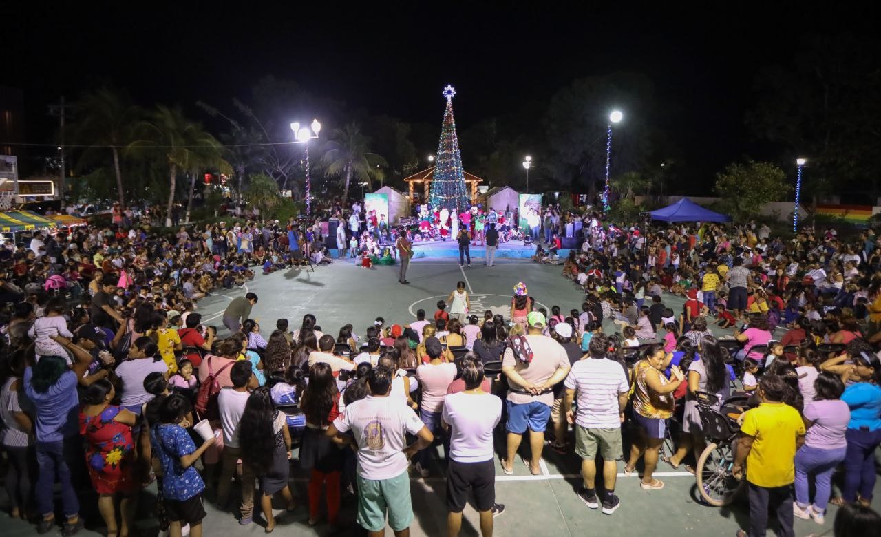 Llega la Navidad a Puerto Morelos