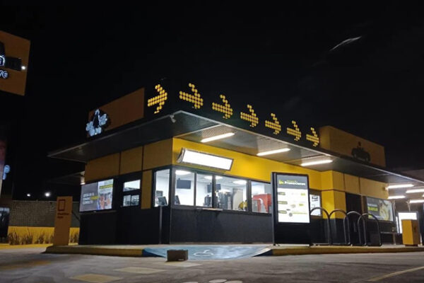 Oxxo abre su primera cafetería Andatti