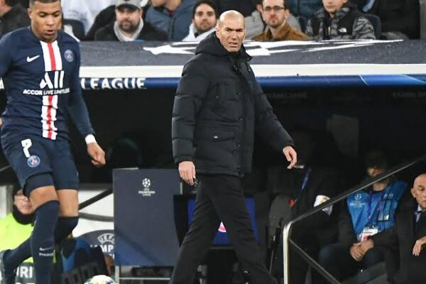 Mbappé sale en defensa de Zidane