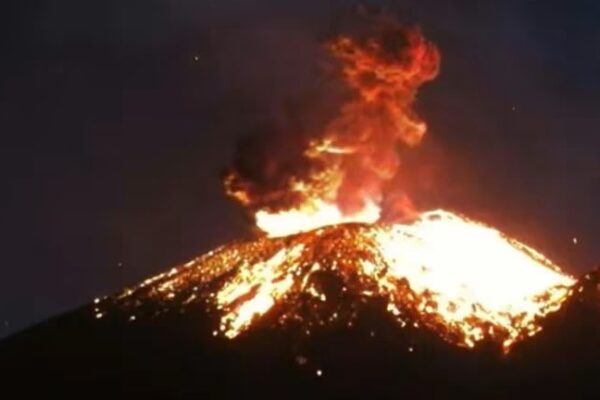 El Popocatépetl registra 235 exhalaciones en 24 horas