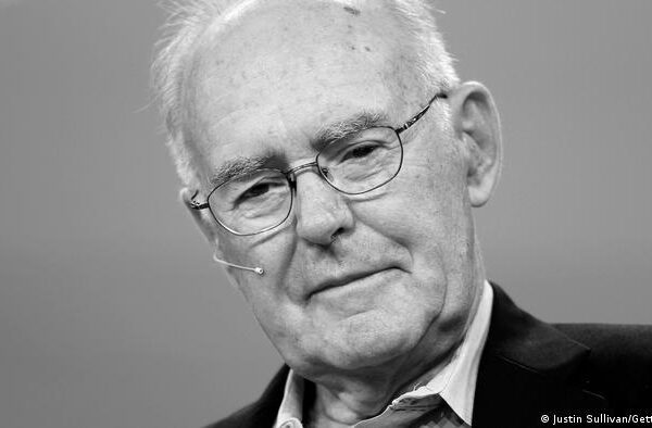 Fallece cofundador de Intel, Gordon Moore a los 94 años