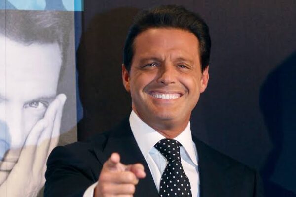 Filtran posibles fechas de la nueva gira de Luis Miguel