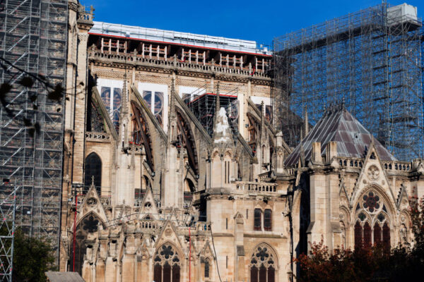 Rápido avance de reconstrucción de catedral de Notre Dame