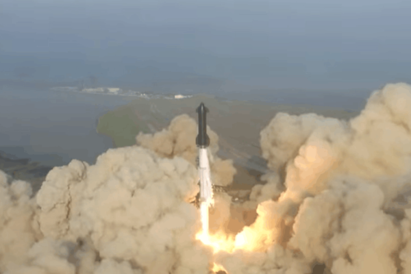 El cohete Starship de SpaceX explota cuatro minutos después del despegue en su primer lanzamiento