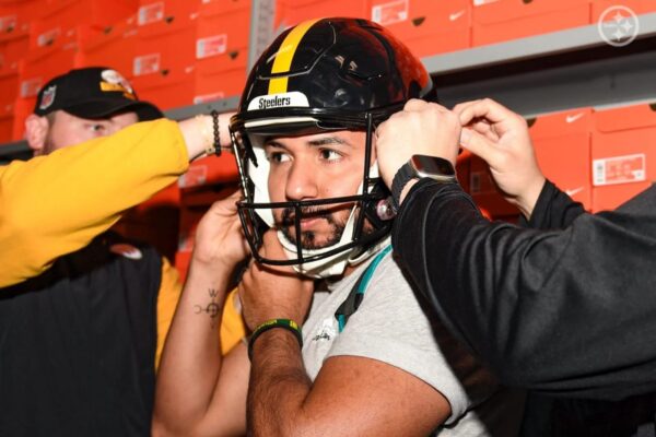 Mexicano Alfredo Gachúz, invitado al campamento de novatos de los Steelers