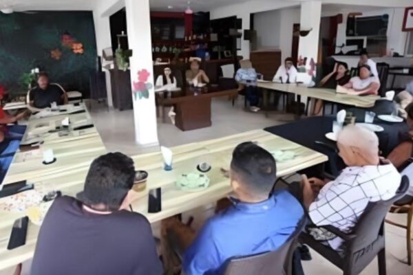 Respaldan a empresarios de Puerto Morelos