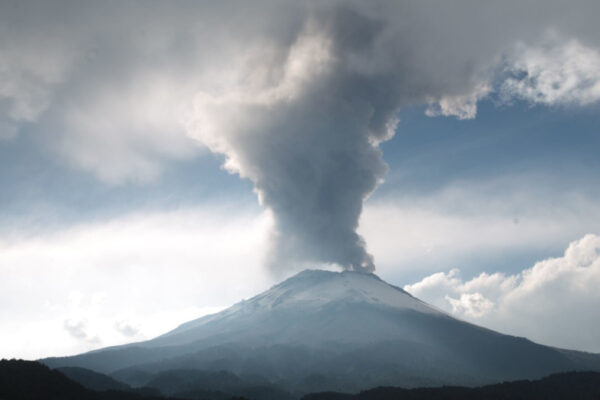 El volcán Popocatépetl sorprende al mundo al regresar a Amarillo Fase 2 en el semáforo de peligrosida