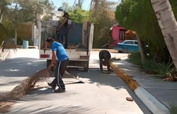 Emprenden limpieza emergente de alcantarillas en Puerto Morelos