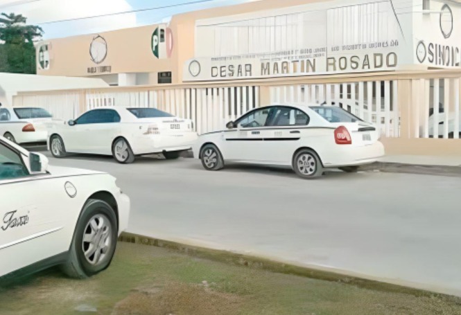 Entregan paradero de taxis en Casco Antiguo de Puerto Morelos