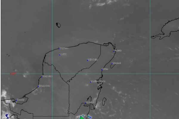 Condiciones climáticas en la Península de Yucatán: Chubascos, descargas eléctricas y ambiente caluroso