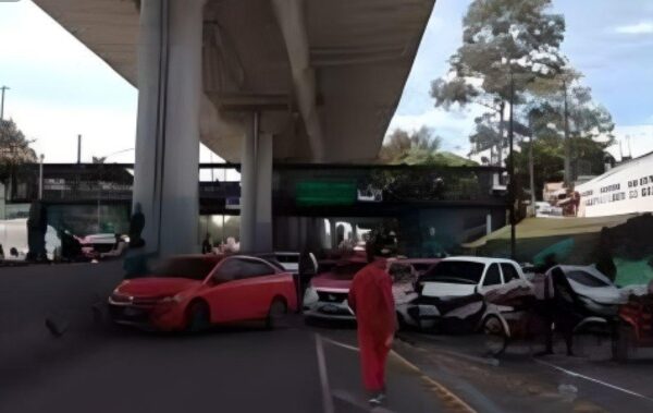 México-Cuernavaca: manifestantes bloquean salida a autopista en CDMX y provocan caos