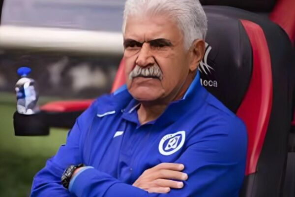 "¡Escándalo en el fútbol! El enojo incontrolable de Tuca Ferretti al enfrentar acusaciones de ausencias secretas en Cruz Azul ¡Te dejará sin palabras!"