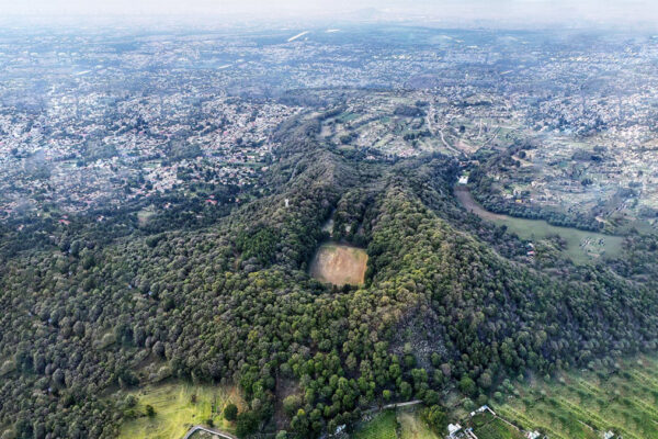 El Teoca: Un campo de futbol en el cráter de un volcán