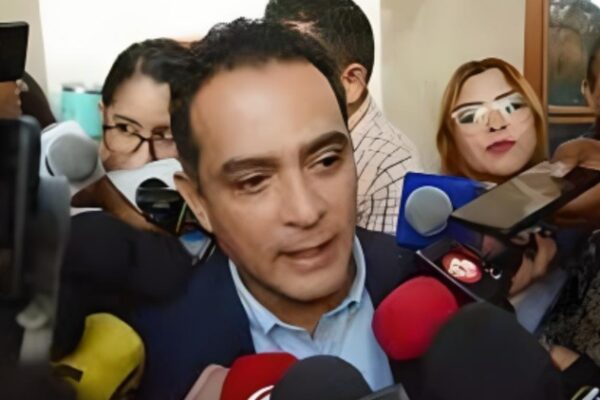 “¡Escandaloso! Toño Ochoa Desestima Despidos de Personal Como Meros Chismes Malintencionados. ¿Qué Oculta?”