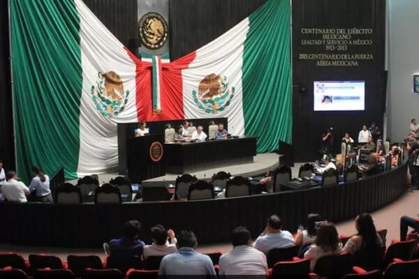 Presentan cambios en la cúpula administrativa del Congreso de Quintana Roo