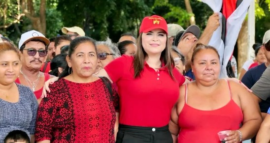 “Puerto Morelos se pintará de rojo”, afirma Fernanda Alvear, la carta del PT a la presidencia municipal