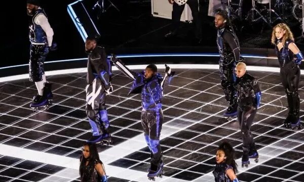 Usher homenajeó Michael Jackson durante su espectáculo en el Super Bowl