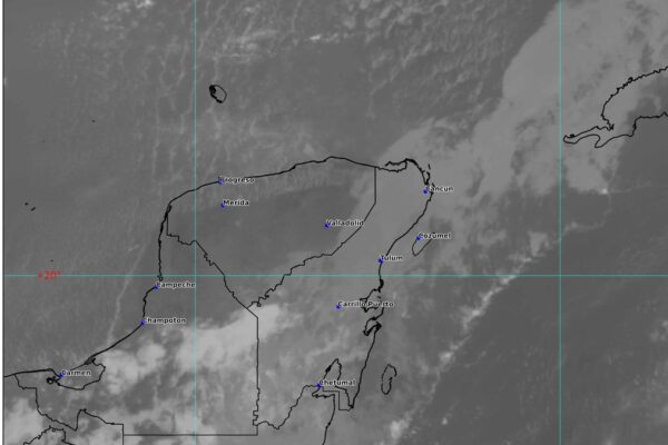 Frente frío No. 45 provoca lluvias y vientos en la Península de Yucatán