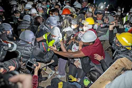 No cesan protestas universitarias; Biden, obligado a pronunciarse