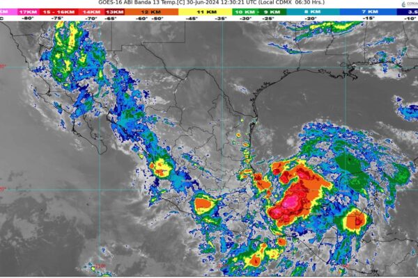 SE DESPLAZARÁ FRENTE A VERACRUZ UN SISTEMA CON PROBABILIDADES DE DESARROLLO CICLÓNICO