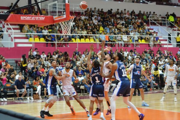 Astros apaga El Calor de Cancún