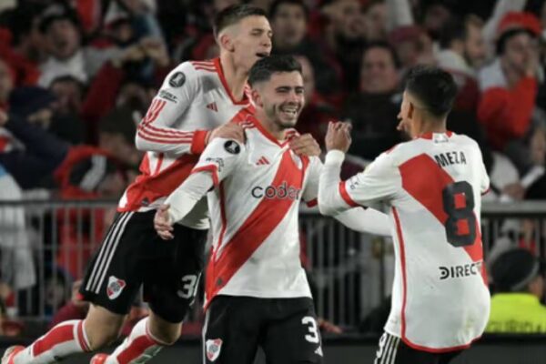 Maxi Meza es titular y da asistencia con River Plate en Libertadores