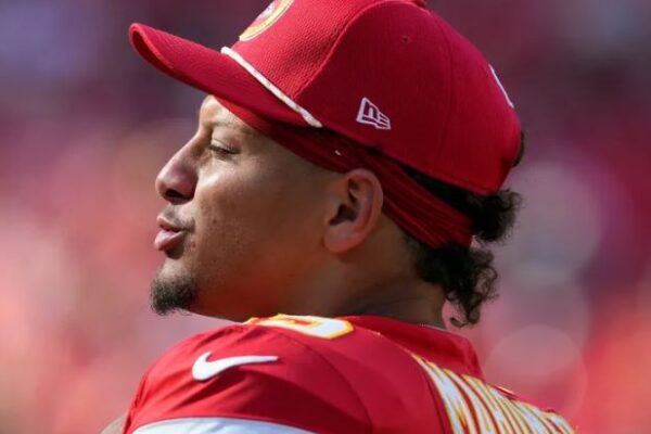 Patrick Mahomes, tricampeón con Chiefs, fuera del Top 10 de los mejor pagados de la NFL