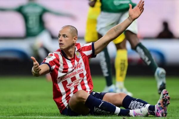 Se vuelve a lesionar ‘Chicharito’ y no viaja con Chivas para partido ante Cruz Azul